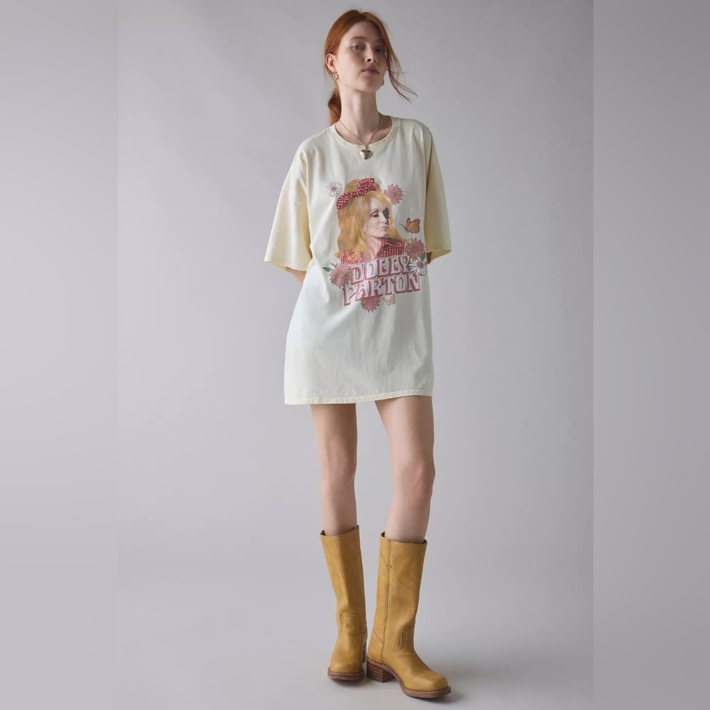 🪷NWT Urban Outfitters Dolly Parton Retro Graphic Cotton T-Shirt Dress S/M🌙